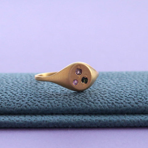 スリム オーバル シグネット リング 13号 - マット / トルマリン / K18メッキ | Slim Oval Signet Ring #13 - matte finish / Tourmaline / 18K plating