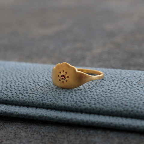クラウド リング 11号 - マット / ガーネット / K18メッキ | Cloud ring #11 - matte finish / garnet / 18K plating