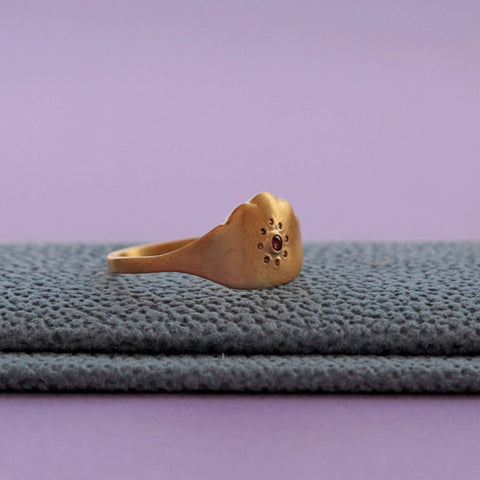 クラウド リング 11号 - マット / ガーネット / K18メッキ | Cloud ring #11 - matte finish / garnet / 18K plating