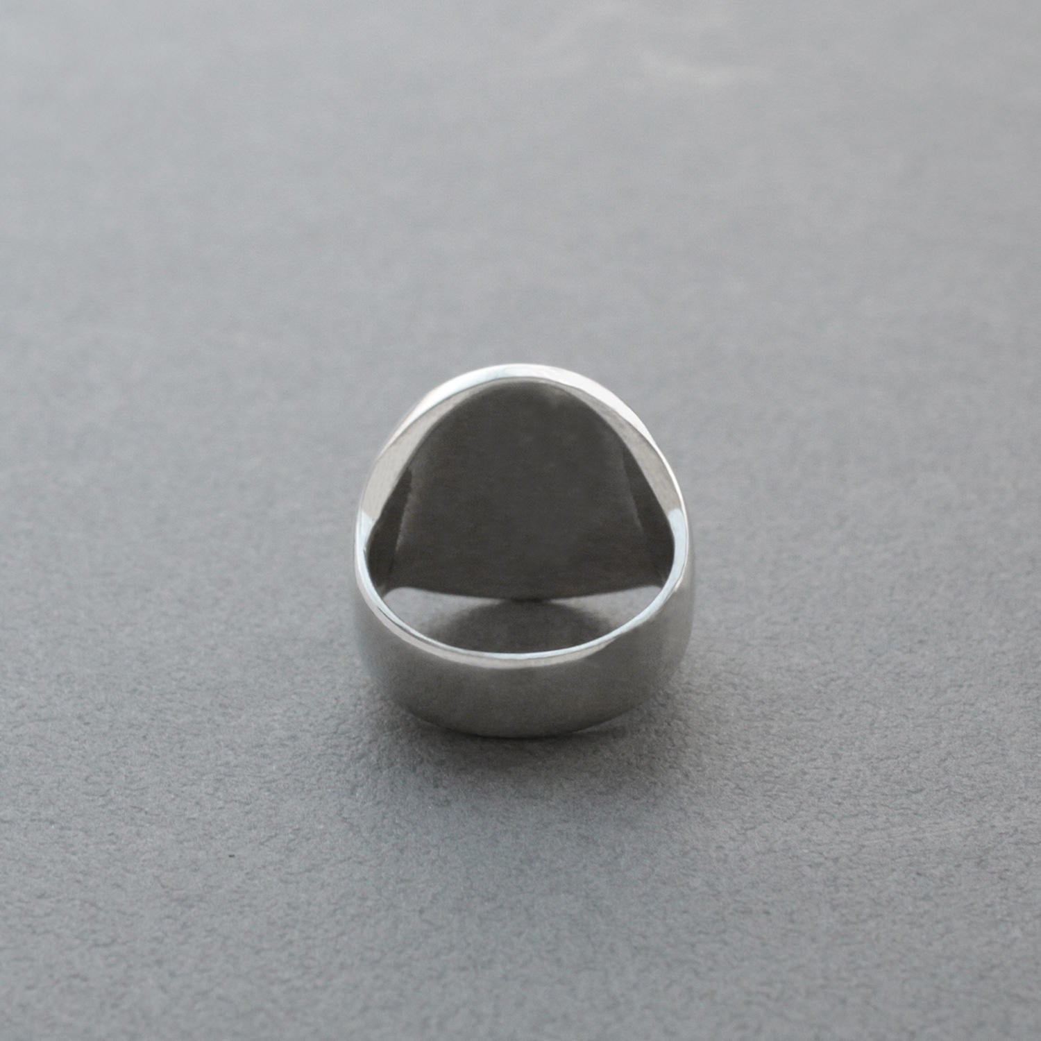 ブラック オニキス カボション シグネット リング | Black onyx cabochon signet ring