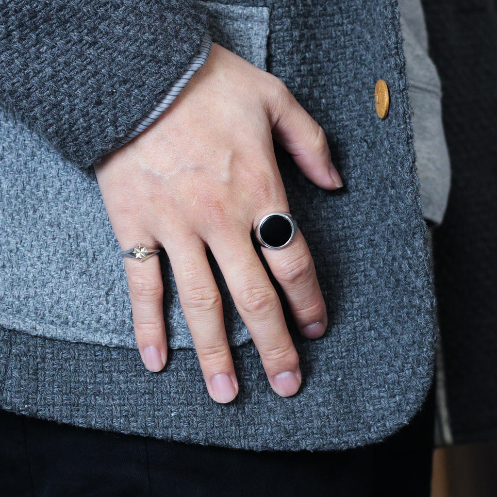 ブラック オニキス カボション シグネット リング | Black onyx cabochon signet ring