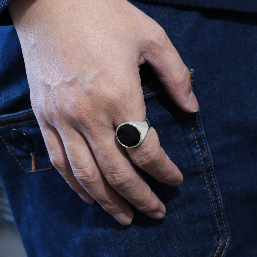 ブラック オニキス カボション シグネット リング | Black onyx cabochon signet ring