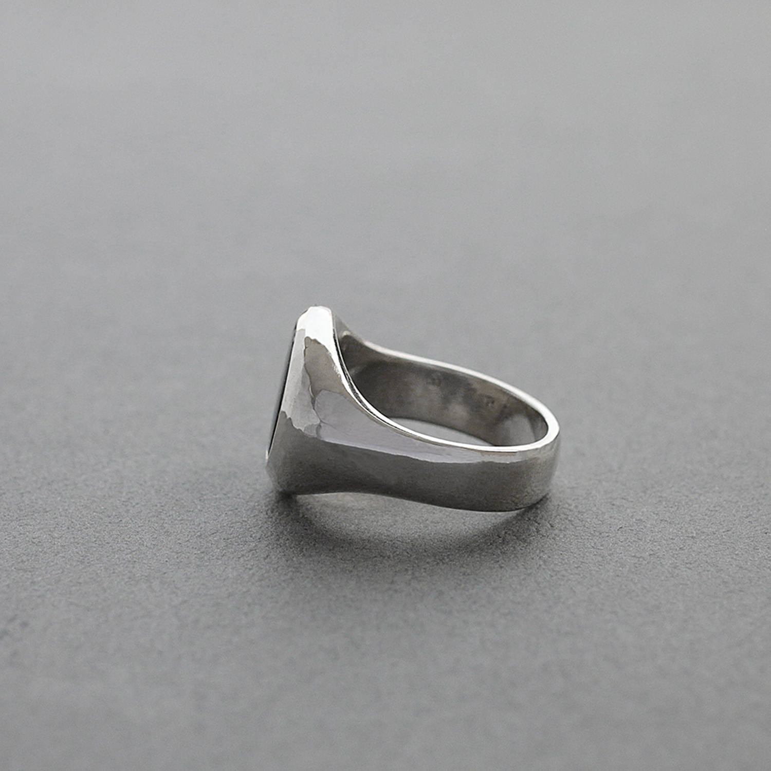 シグネット リング 07 - ブラック オニキス | Signet ring 07 - black onyx