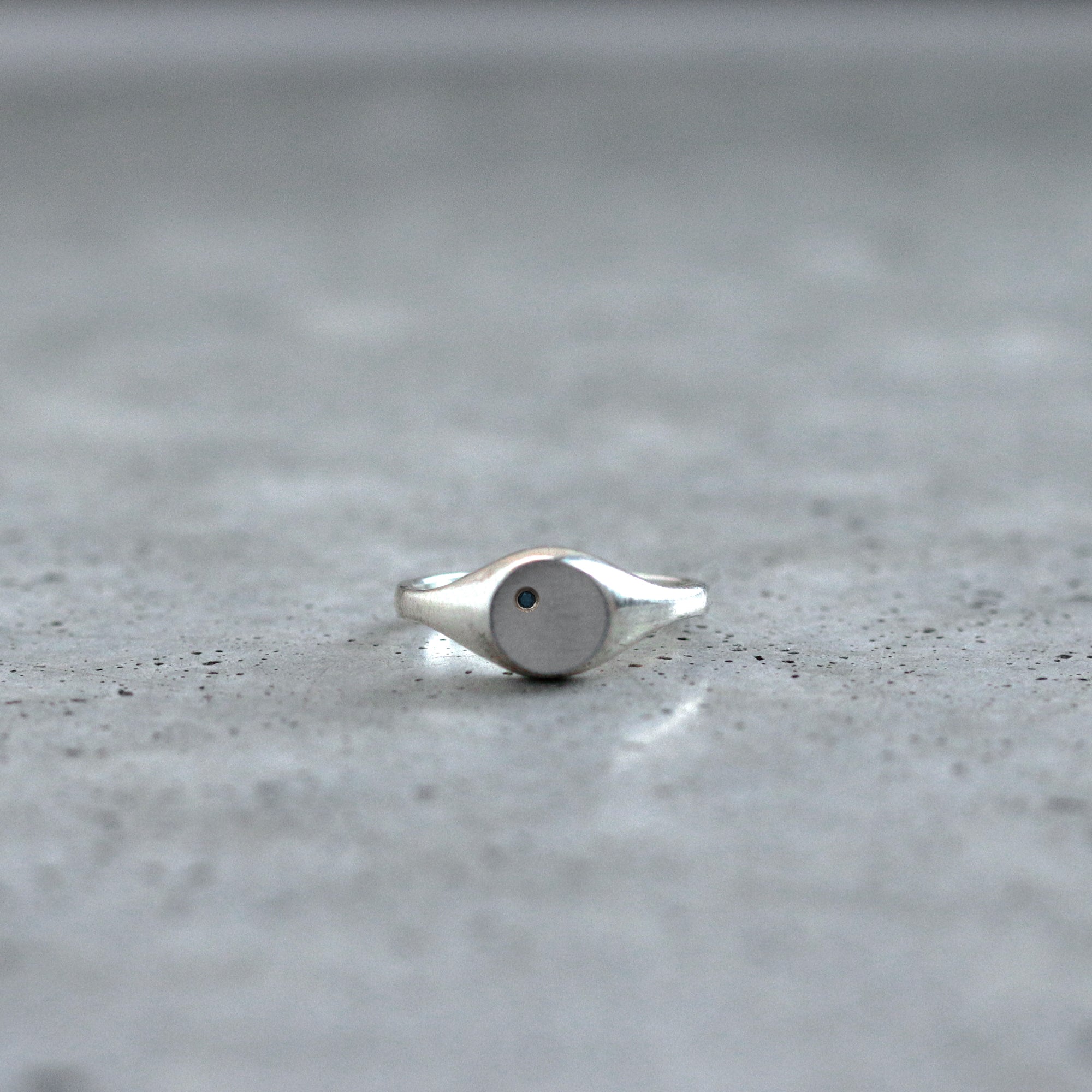 Slim Signet Ring