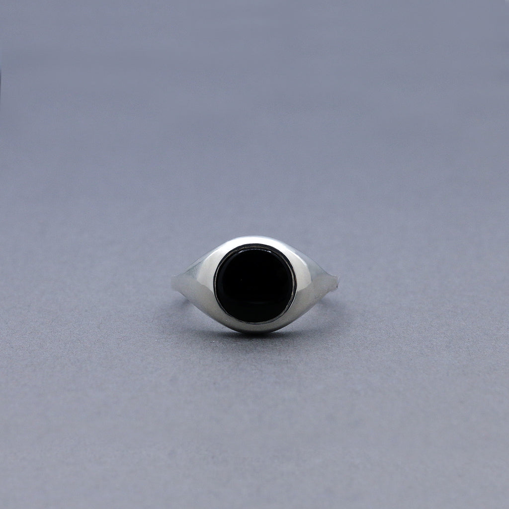 スリム ブラック オニキス シグネット リング | Slim black onyx signet ring