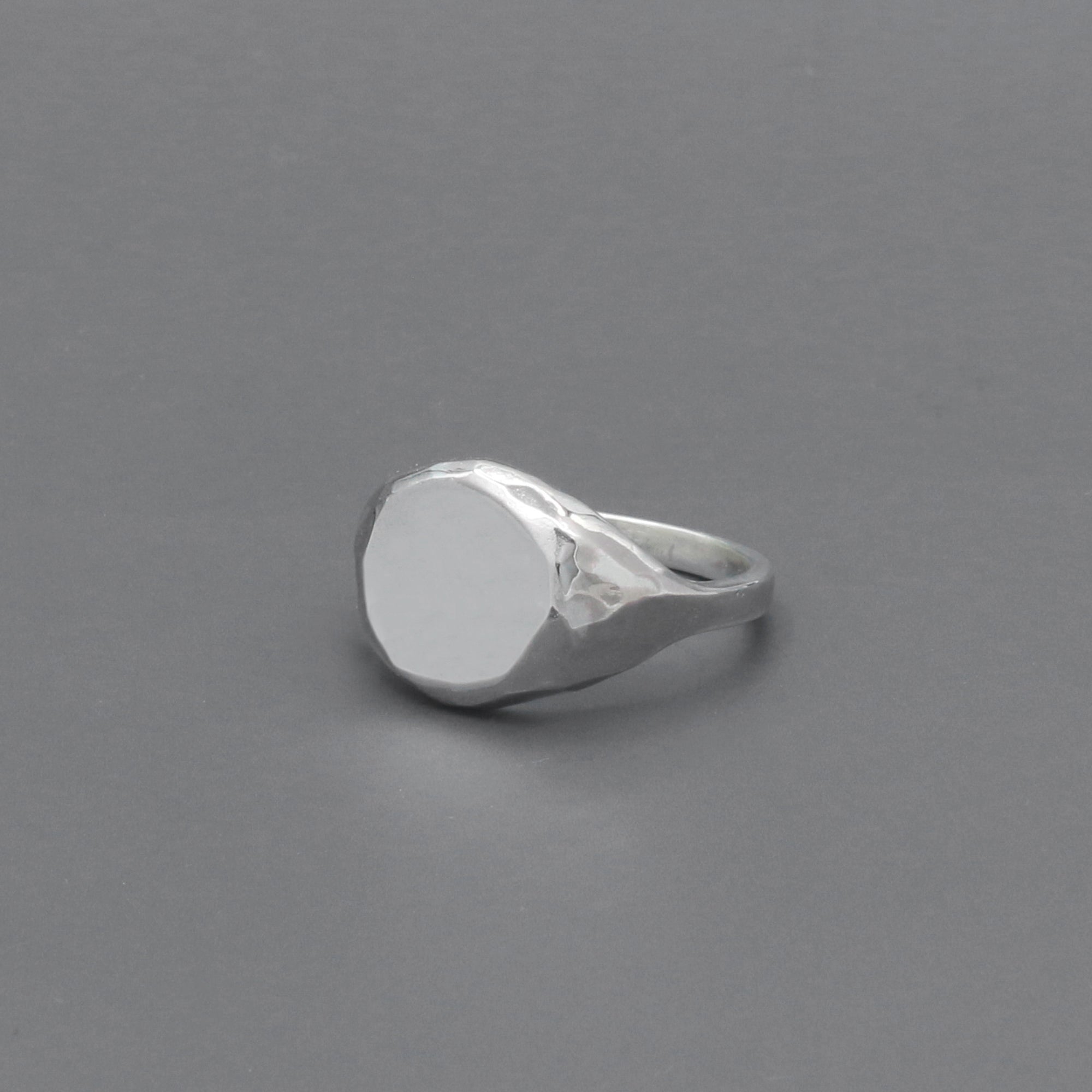 ファセット シグネット リング | Faceted signet ring
