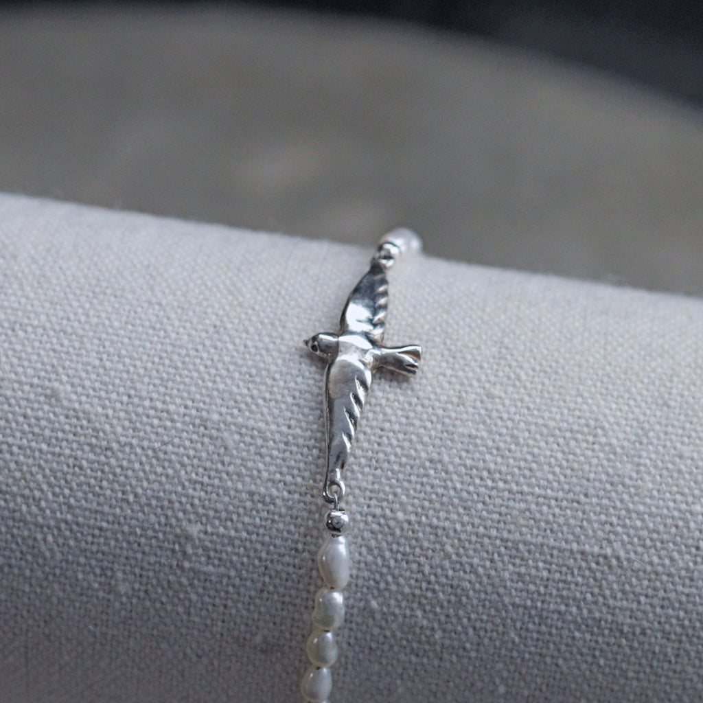 ツバメとバロックパールのブレスレット | Swallow and Baroque Pearl Bracelet